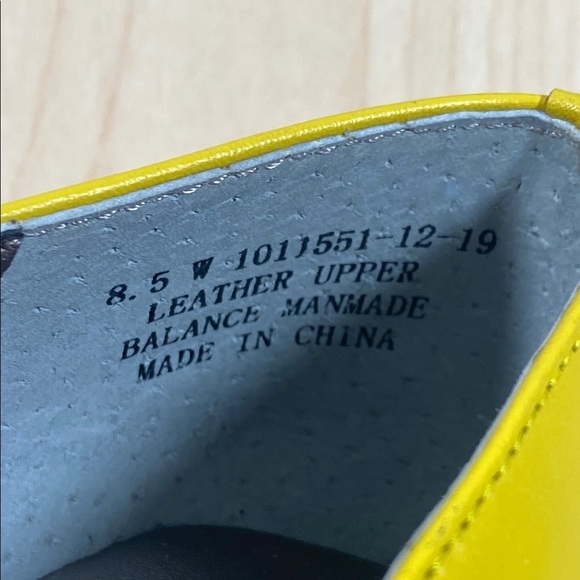 Yellow Kitten Heel Pumps with Classic Design - Picture 7 of 7